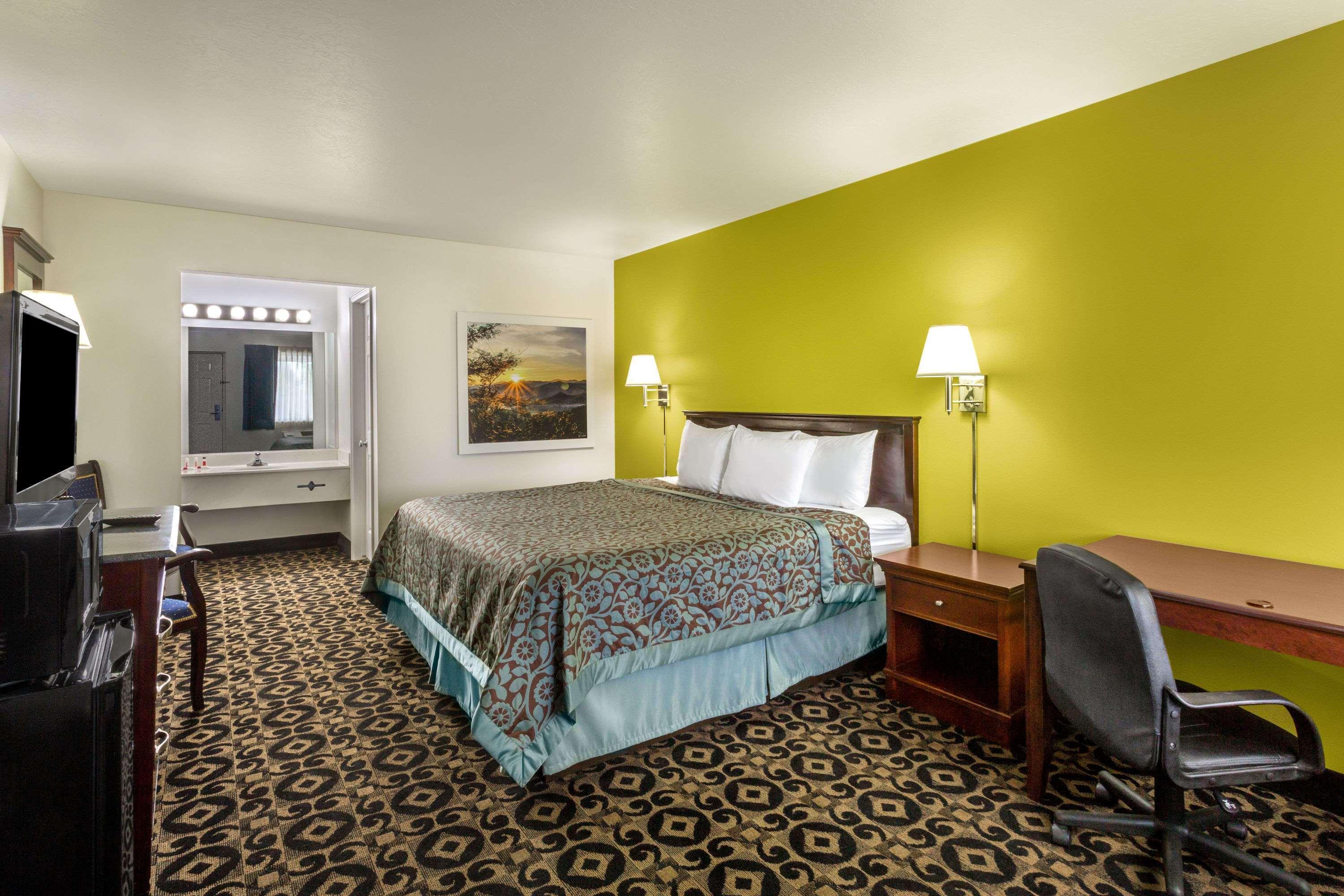 Days By Wyndham Hotel 2*