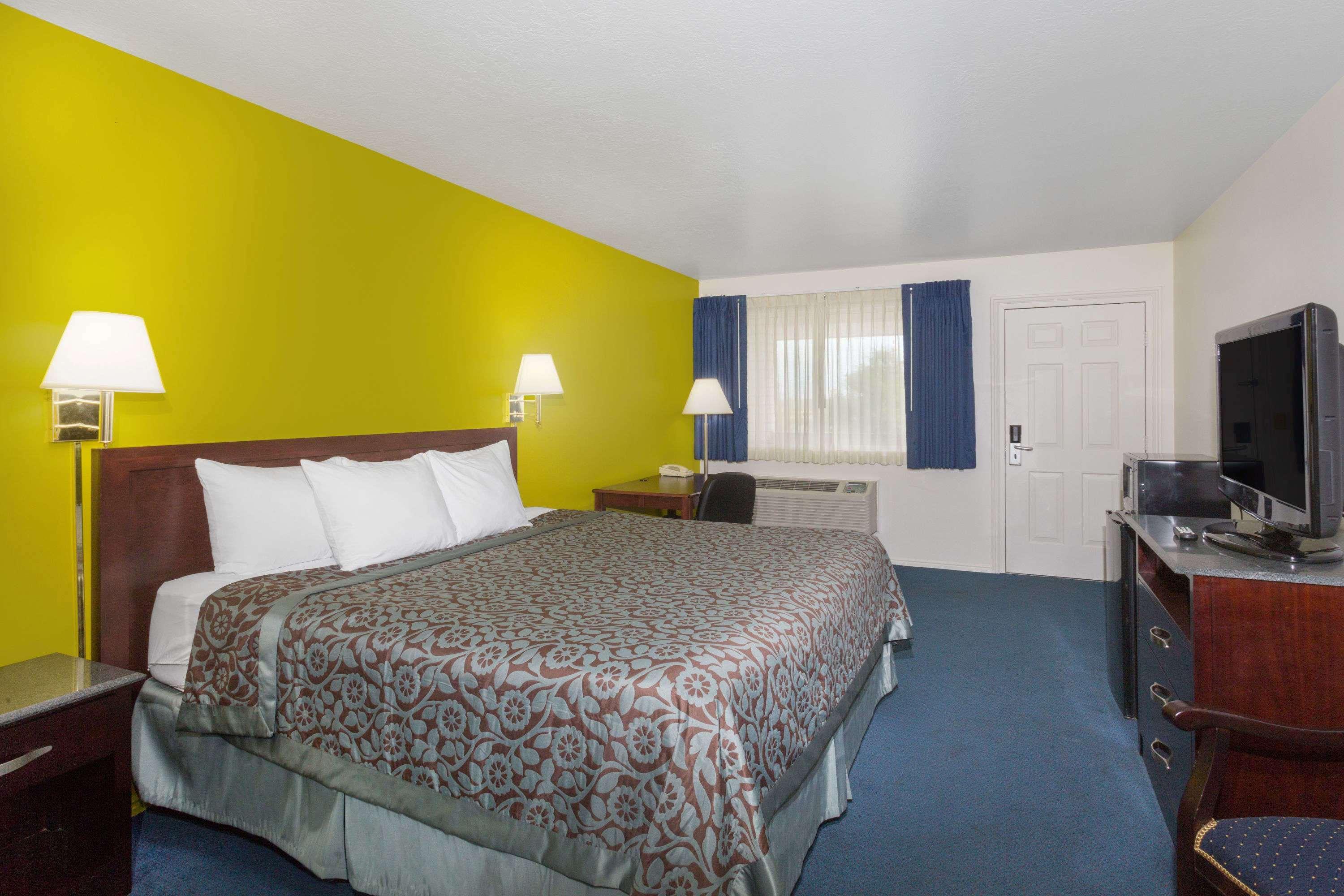 Days By Wyndham Hotel