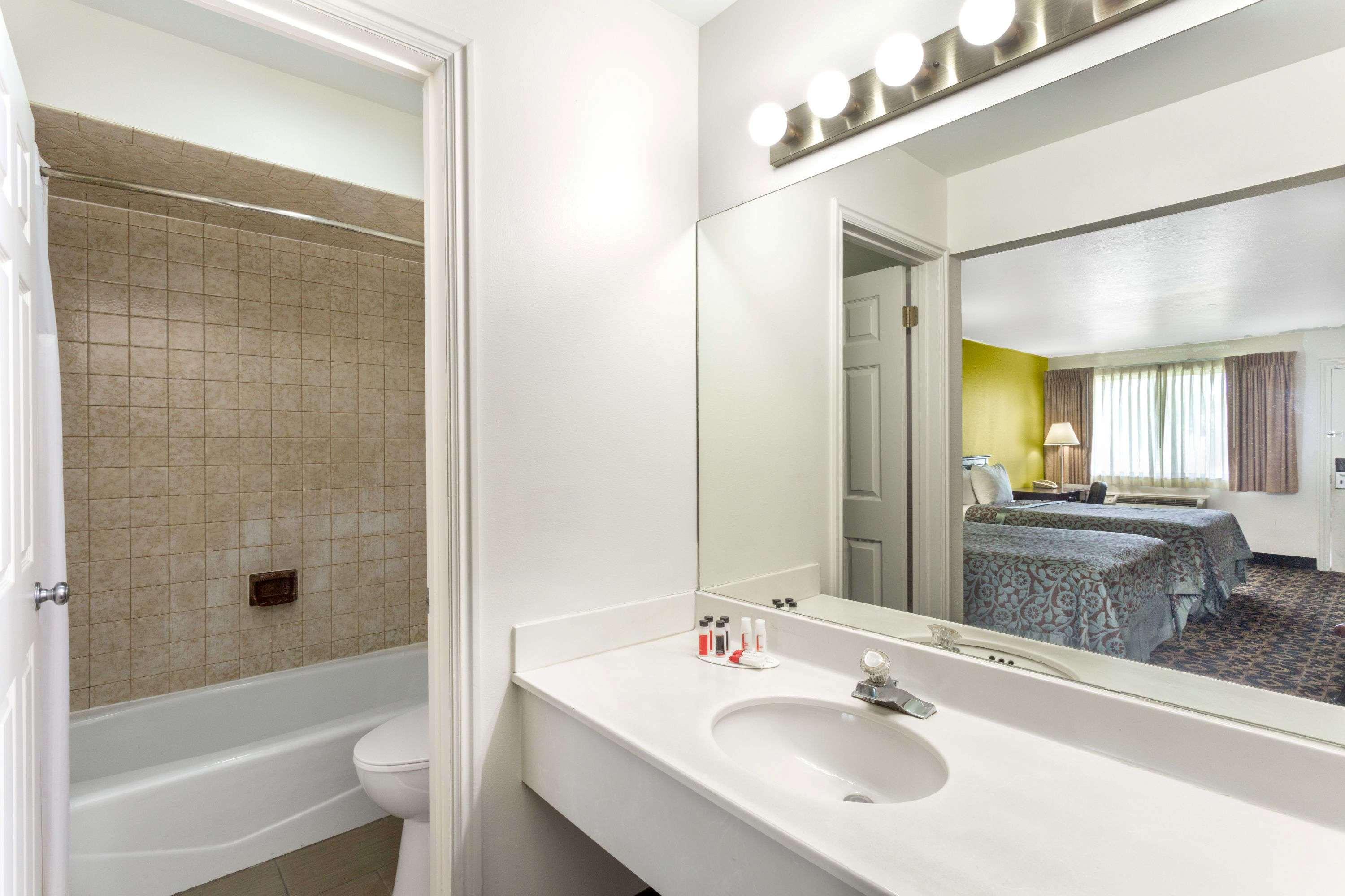 Days By Wyndham Hotel