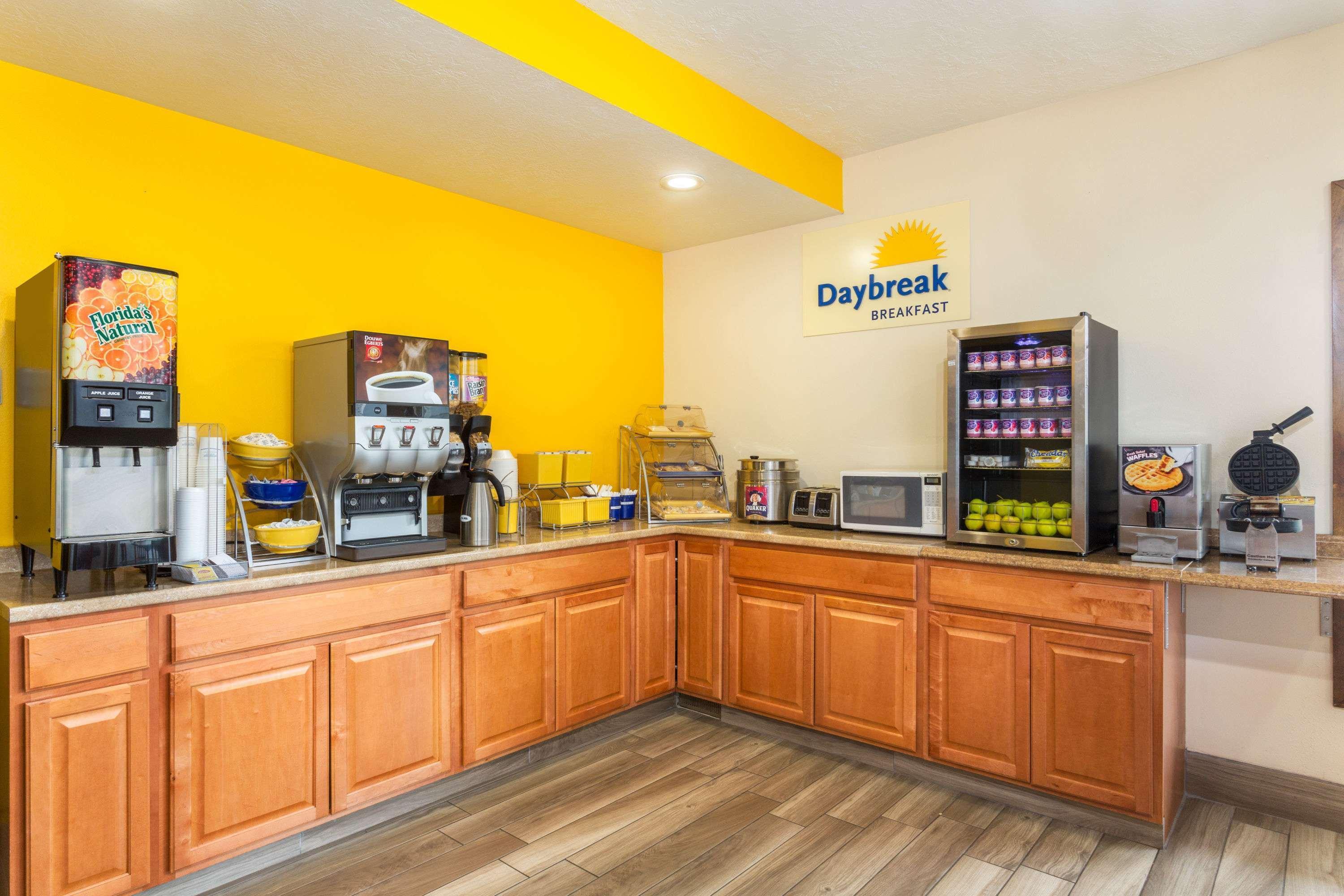 Days By Wyndham Hotel Delta